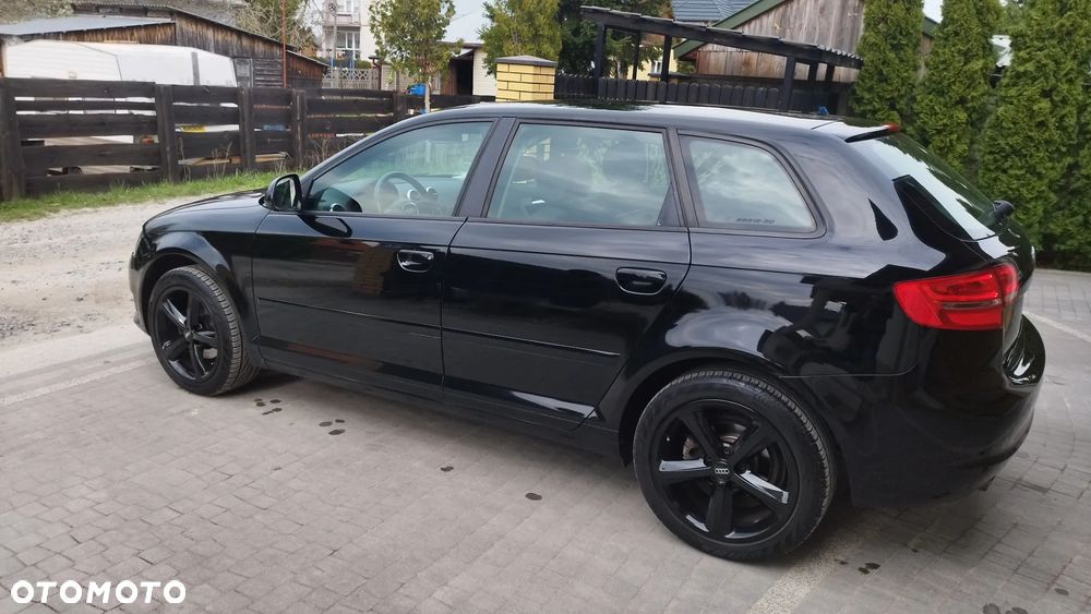 Audi A3 Sportback 1.6 Ambiente - 13