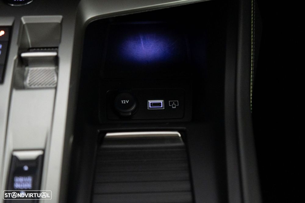 Peugeot 408 1.6 Hybrid GT e-EAT8 - 29