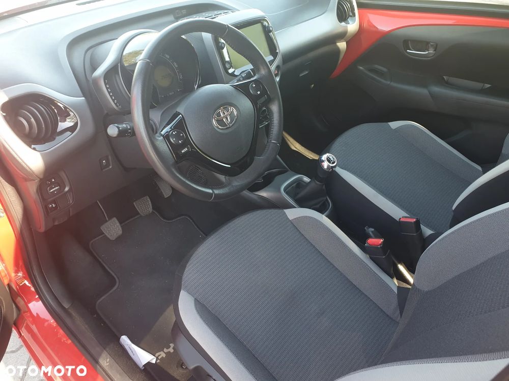 Toyota Aygo x-play - 15