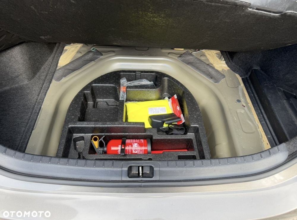Toyota Corolla 1.6 Comfort - 16