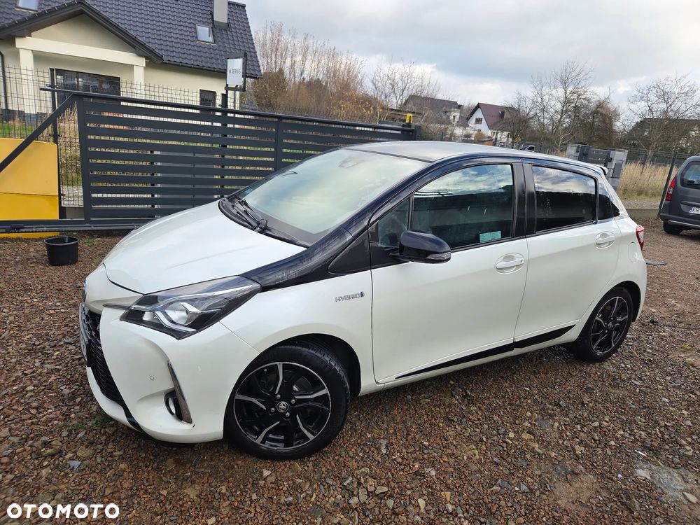 Toyota Yaris Hybrid 100 Selection Platinum - 1