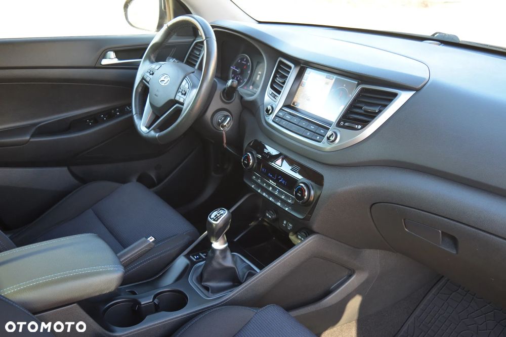 Hyundai Tucson 2.0 CRDI BlueDrive Comfort 2WD - 21