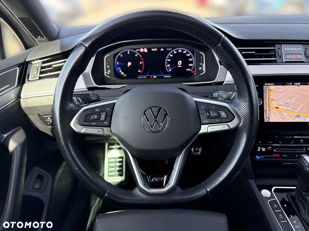 Volkswagen Passat - 18