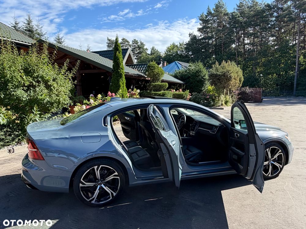 Volvo S60 B5 B AWD Plus Dark - 20