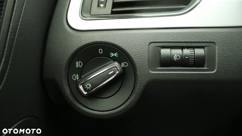 Skoda RAPID 1.0 TSI Ambition - 13