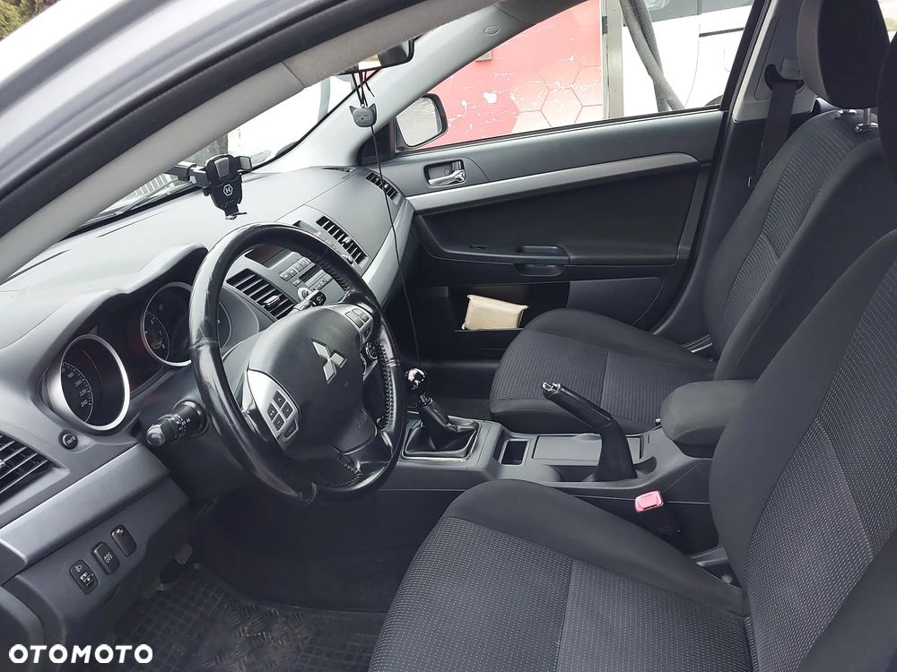 Mitsubishi Lancer 1.8 Invite - 15