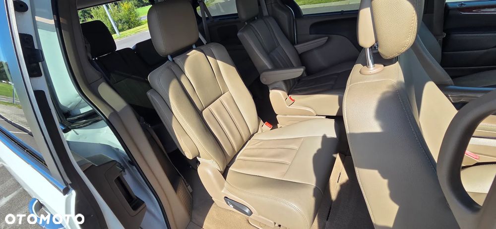 Chrysler Town & Country 2016