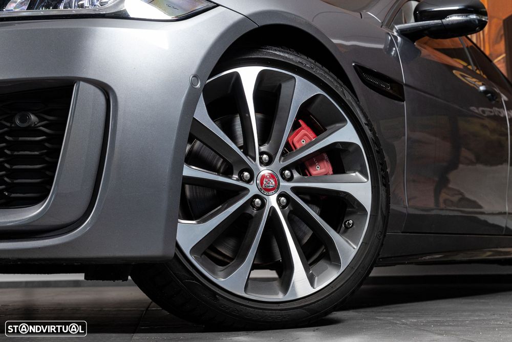 Jaguar XE 2.0 D200 R-Dynamic Black - 8
