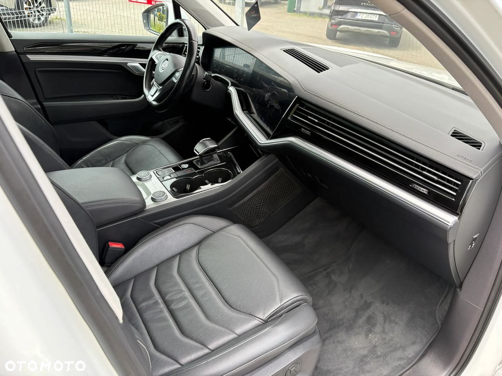 Volkswagen Touareg 3.0 V6 TDI SCR 4Mot Elegance - 29
