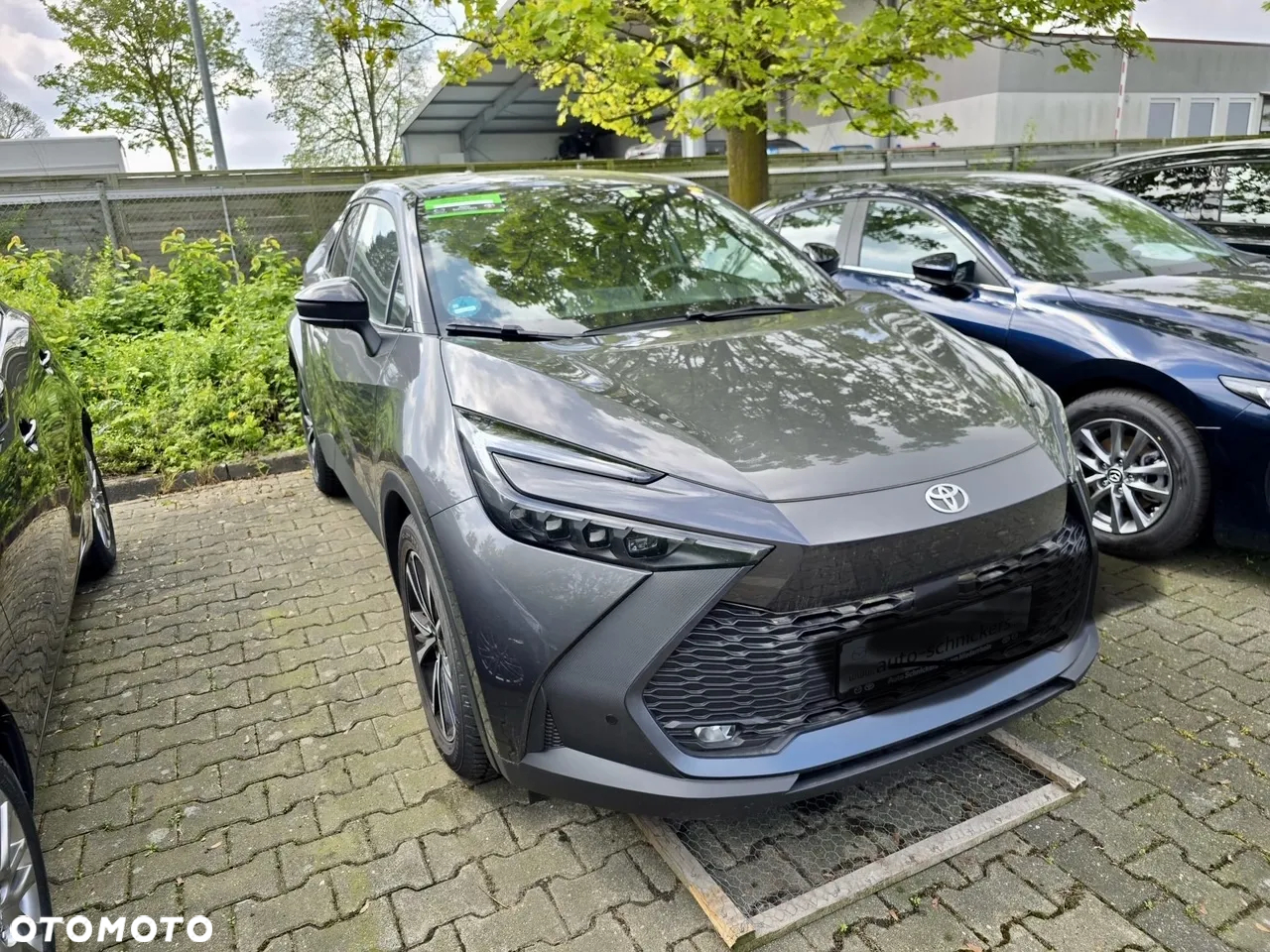 Toyota C-HR 1.8 Hybrid Team Deutschland - 17
