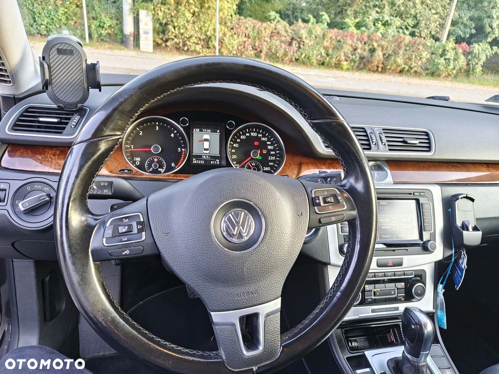 Volkswagen Passat - 22