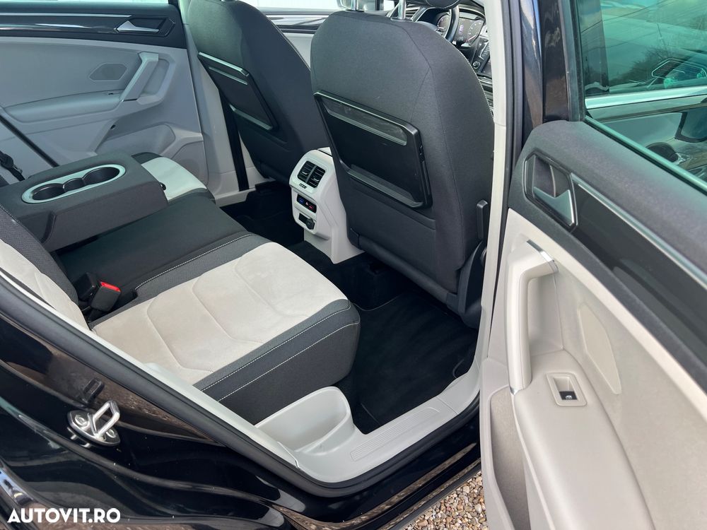 Volkswagen Tiguan 2.0 TDI SCR 4MOTION BlueMotion Technology DSG Lounge Track & Style - 4