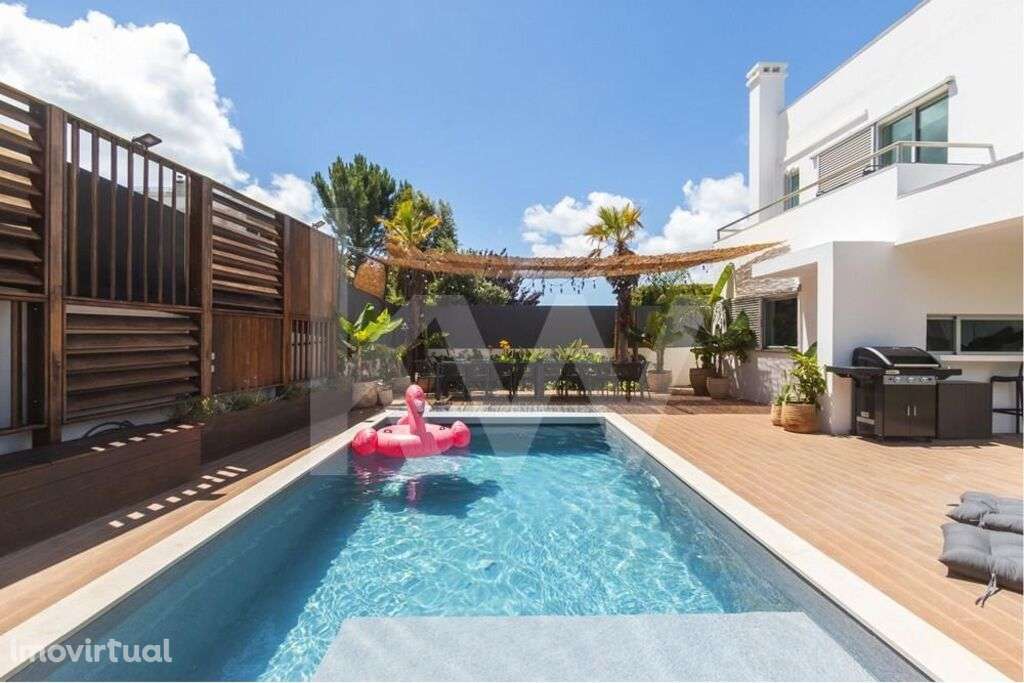 Moradia com dois jardins,  piscina e jacuzzi em Paço de Arcos - Grande imagem: 2/60