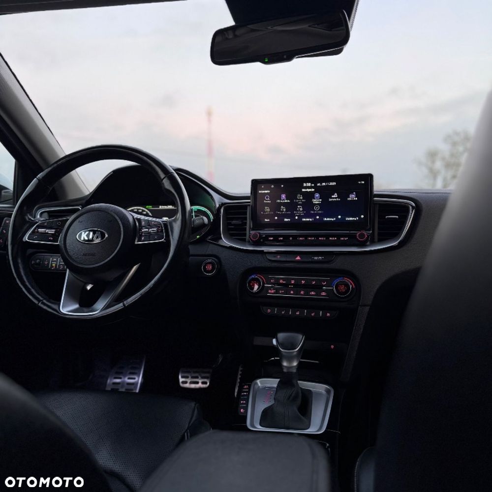 Kia Ceed - 38