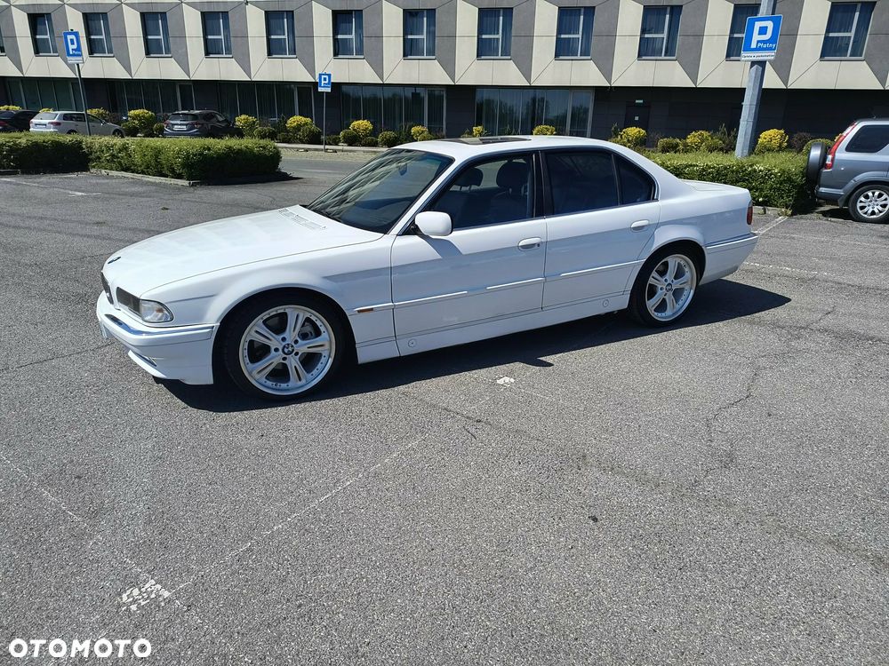BMW Seria 7 740i V8 - 9