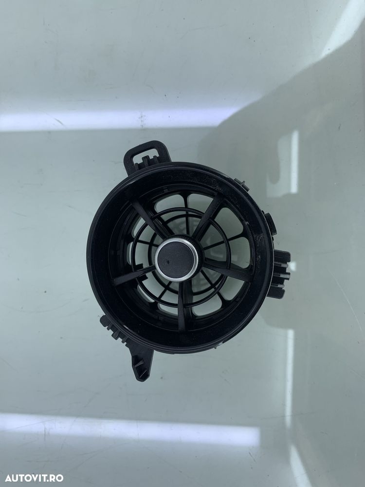 Dezmembrez Grila aerisire stanga de pe Toyota YARIS 2017-2020 - 1