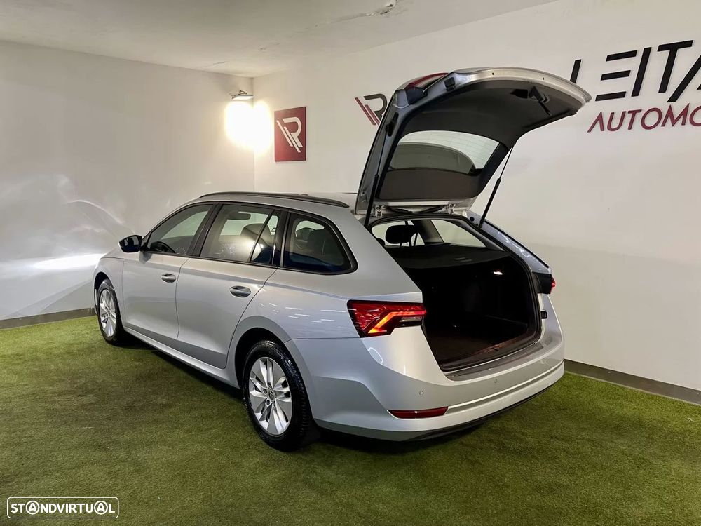 Skoda Octavia Break 2.0 TDI Ambition DSG - 33