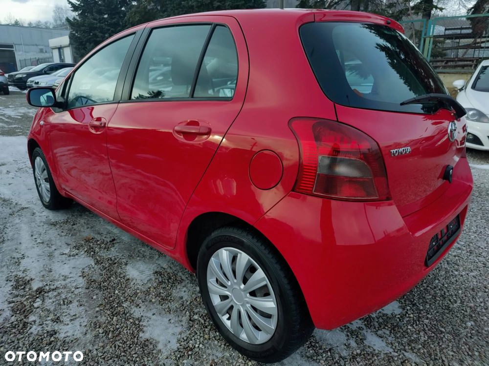 Toyota Yaris - 4