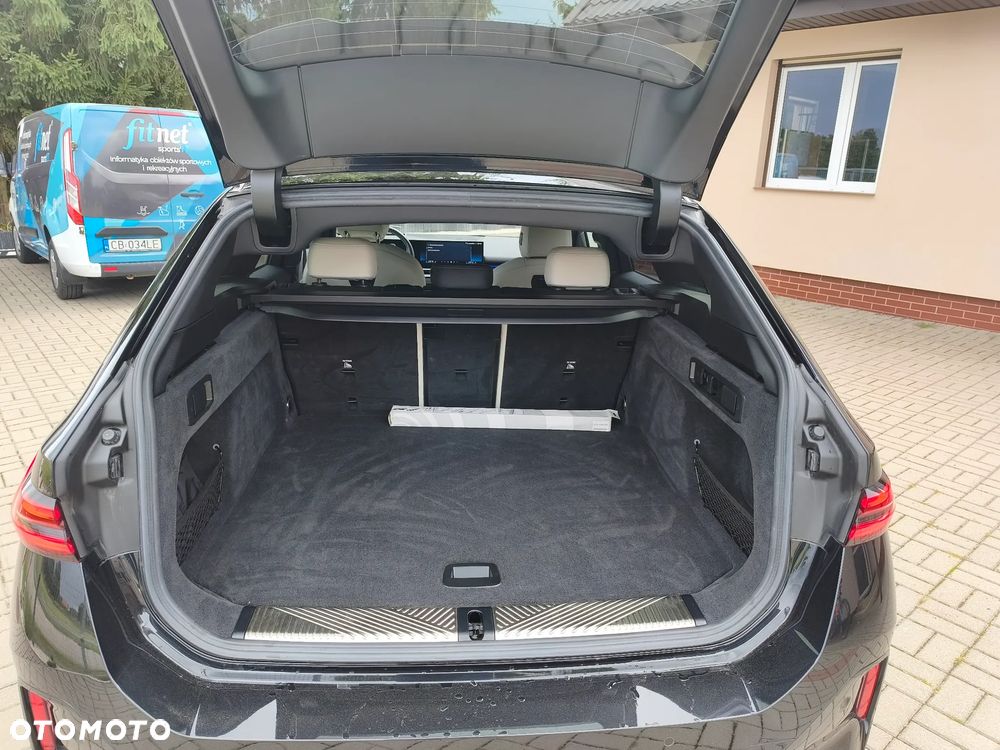BMW Seria 5 520d xDrive mHEV - 13