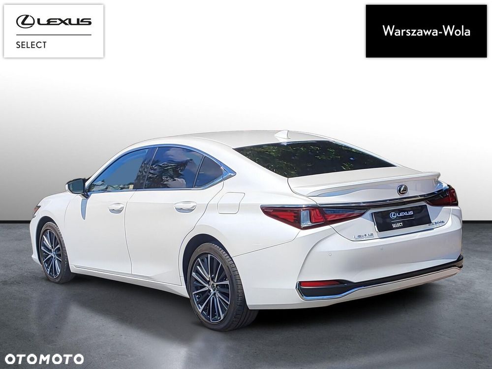 Lexus ES 300h Business Edition - 5