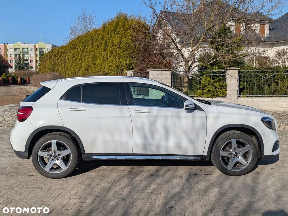 Mercedes-Benz GLA 200 7G-DCT AMG Line - 7