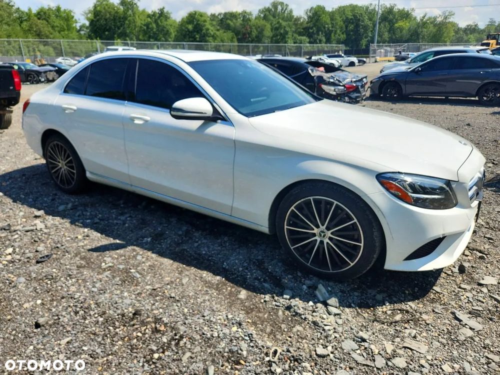 Mercedes-Benz Klasa C 300 9G-TRONIC Exclusive - 2