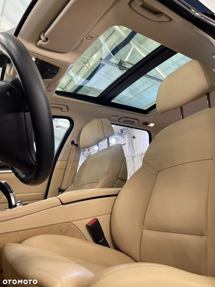 BMW Seria 5 530d xDrive Sport-Aut Modern Line - 7