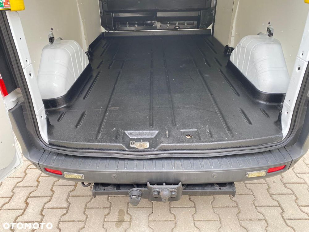 Ford TRANSIT CUSTOM - 32