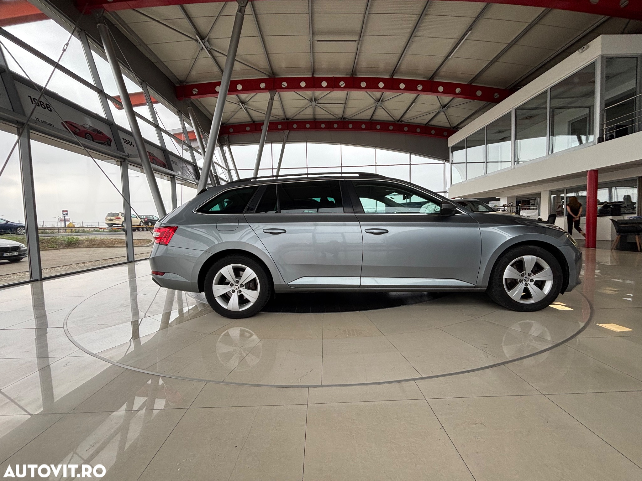 Skoda Superb Combi 2.0 TDI DSG Active - 9