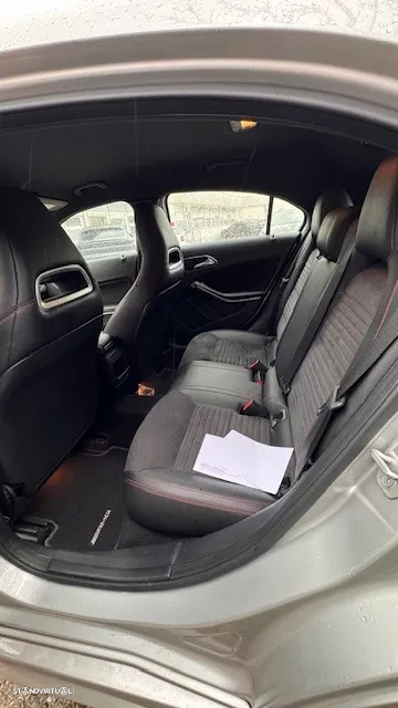 Mercedes-Benz A 200 d AMG Line - 8
