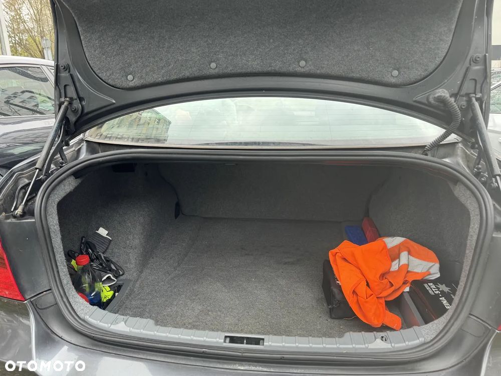 BMW Seria 3 ver-320i - 12