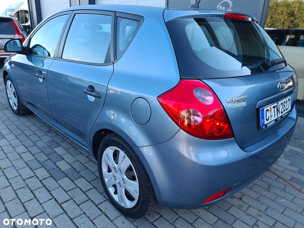 Kia Ceed 1.4 CVVT Attract - 16