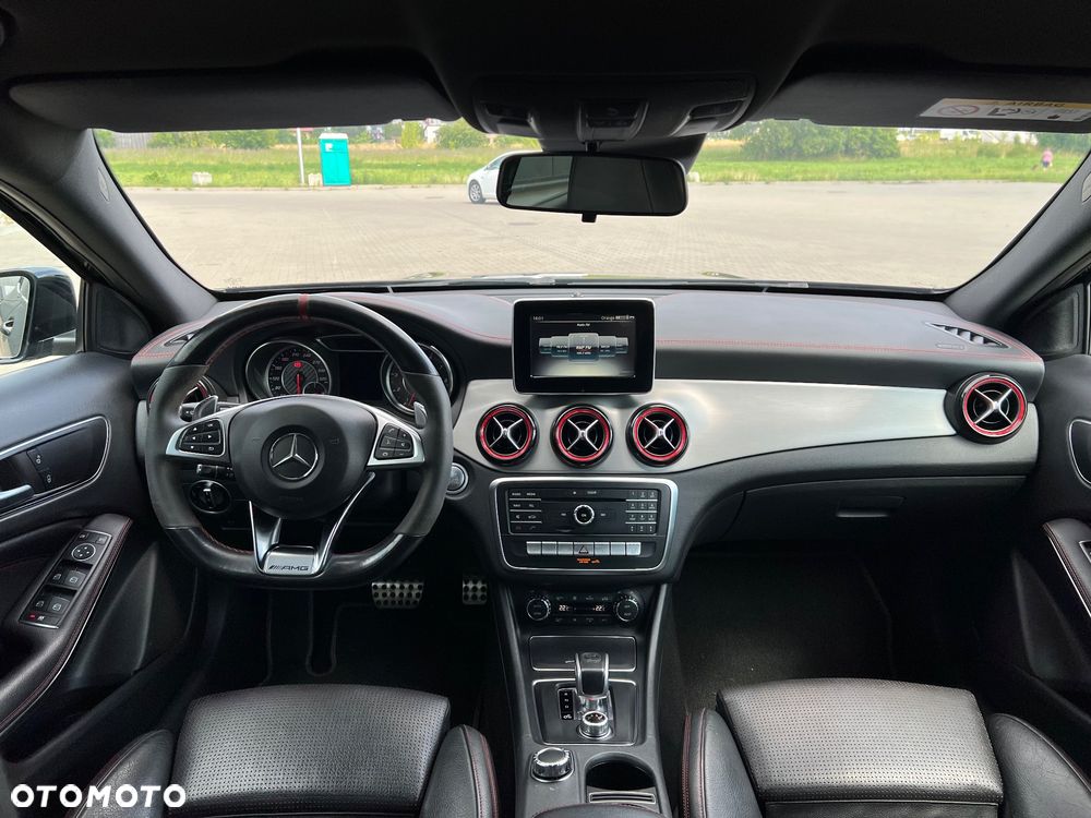 Mercedes-Benz GLA - 9
