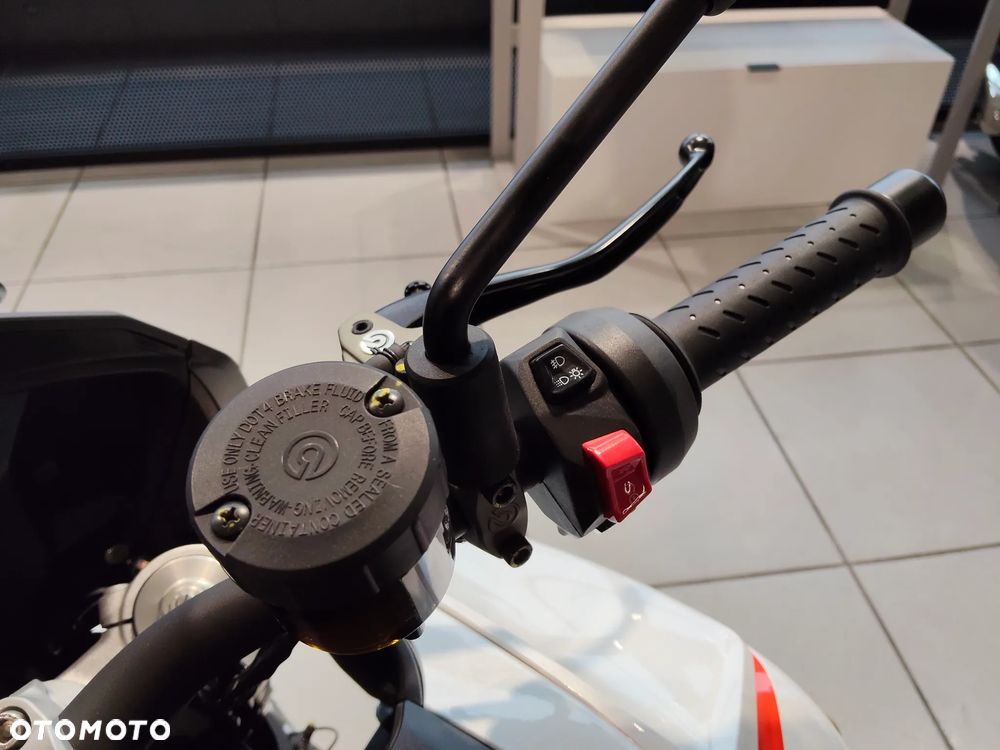 Moto Guzzi V100 Mandello - 9