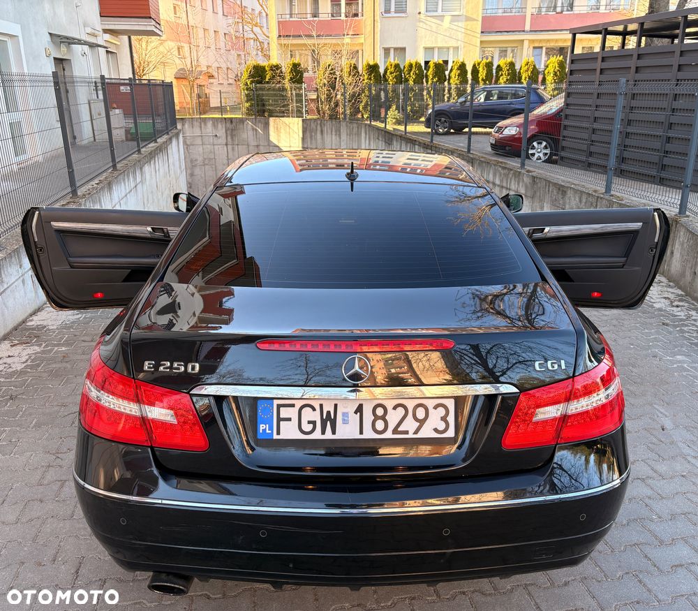 Mercedes-Benz Klasa E 250 CGI BlueEffICIENCY - 4