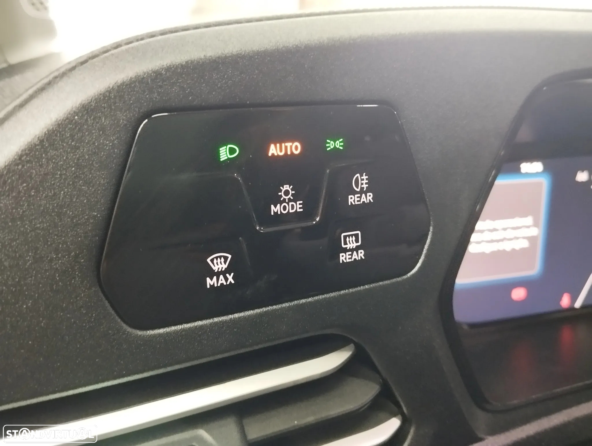 VW Caddy Cargo M6 - 15