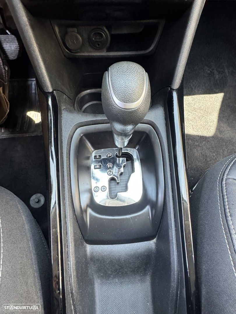 Peugeot 2008 1.2 PureTech Allure EAT6 - 13