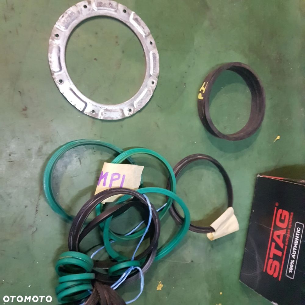 uszczelka guma mocowanie korek blacha zbiornika pompy wlewu doblo panda grande evo 500 seicento uno cc  Qubo fiorino ducato boxer iveco - 1