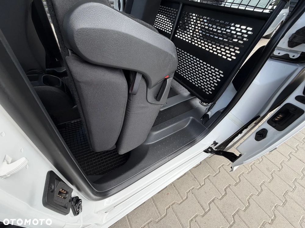 Volkswagen Caddy - 26