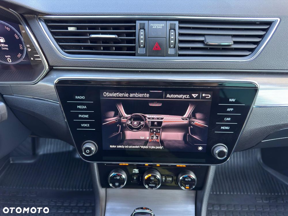 Skoda Superb 2.0 TDI SCR 4x4 Scout DSG - 29