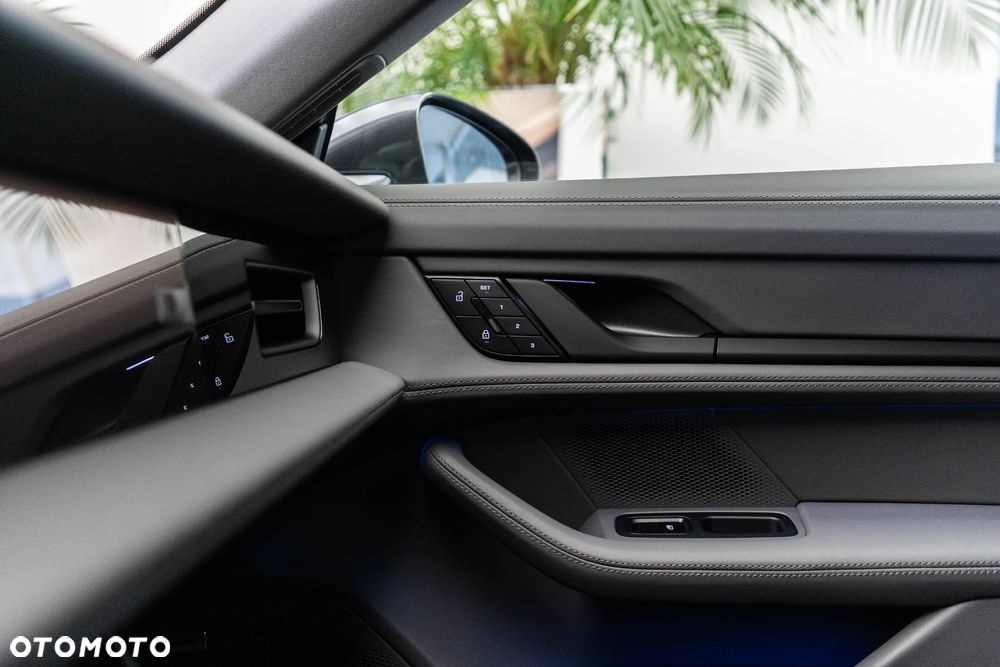 Porsche Taycan 105kWh 4S Black Edition - 16