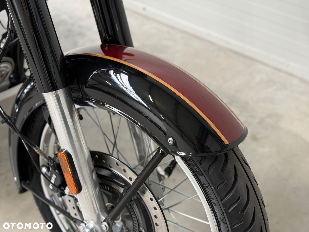 Royal Enfield Classic - 9