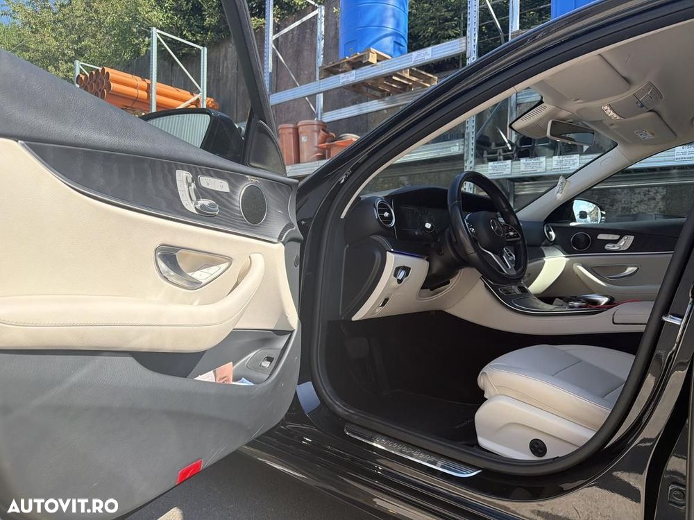 Mercedes-Benz E 200 4MATIC 9G-TRONIC AMG Line - 9