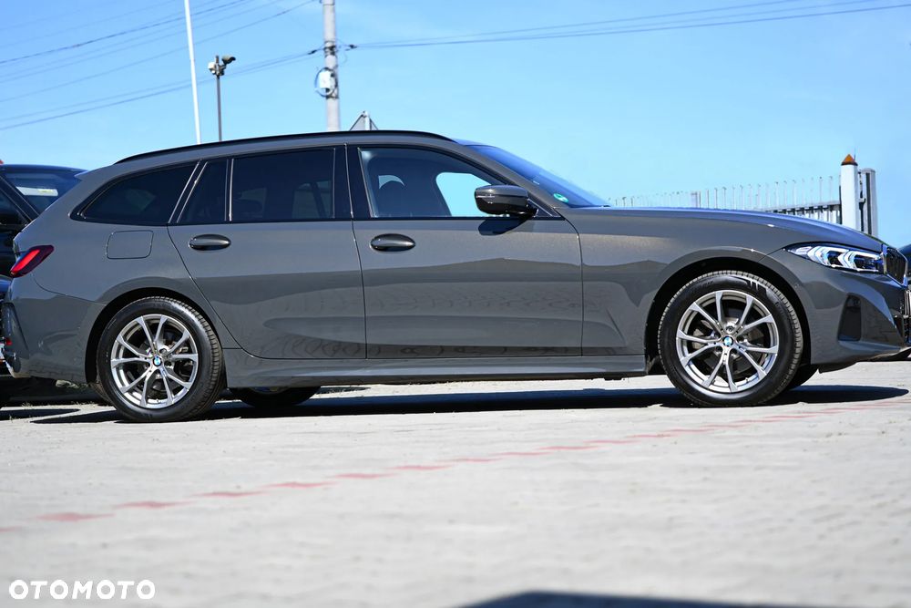 BMW Seria 3 320d xDrive mHEV sport - 38