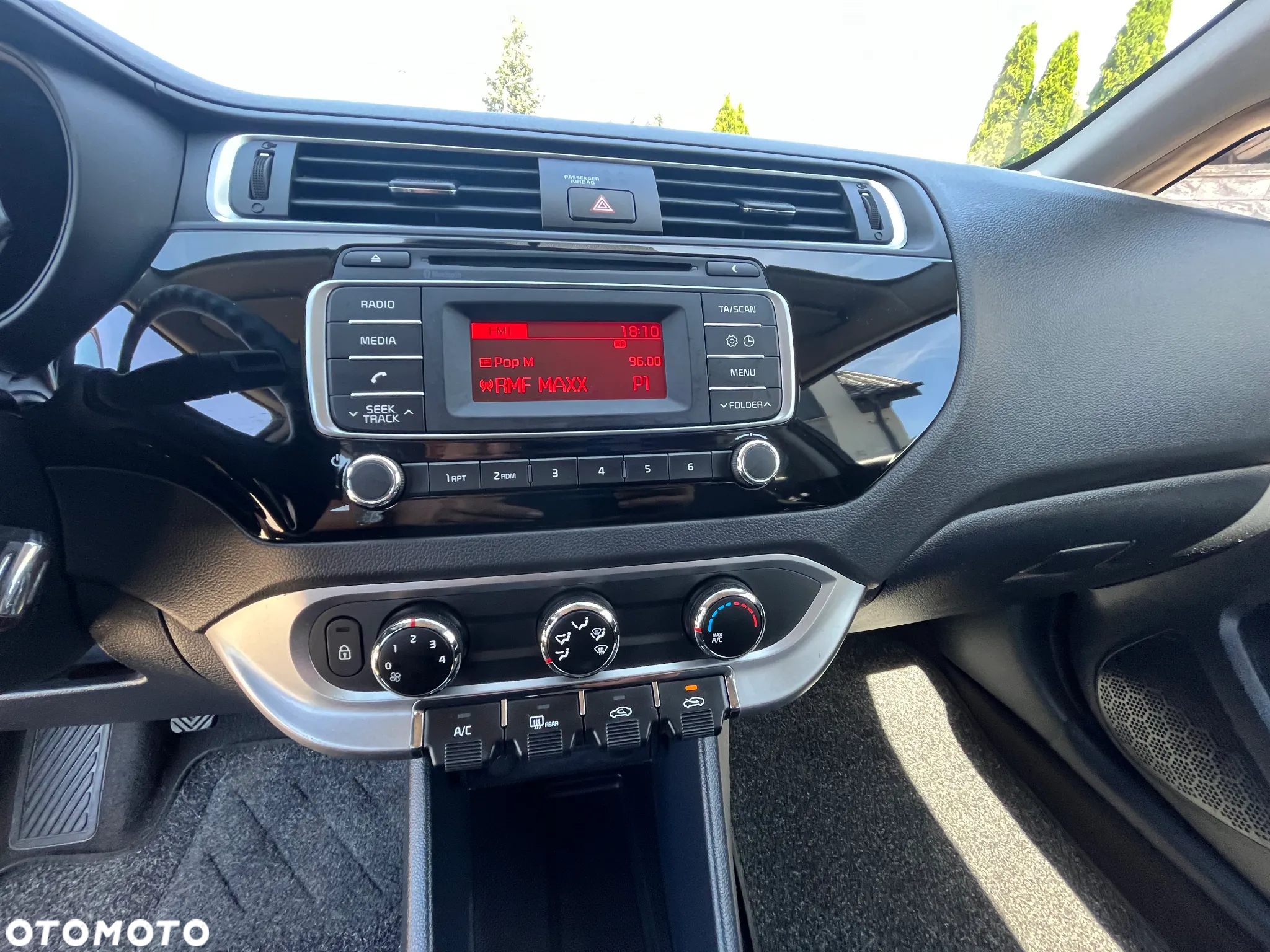 Kia Rio - 28