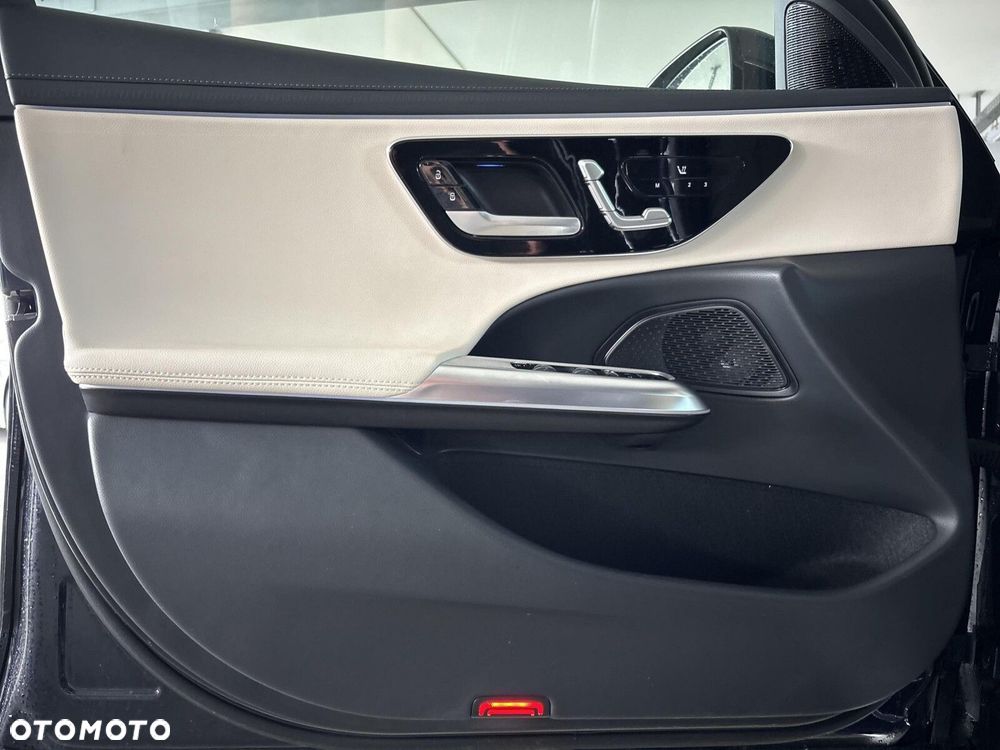 Mercedes-Benz Klasa E - 16