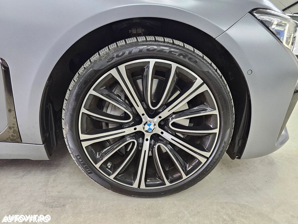 BMW Seria 7 745Le - 32