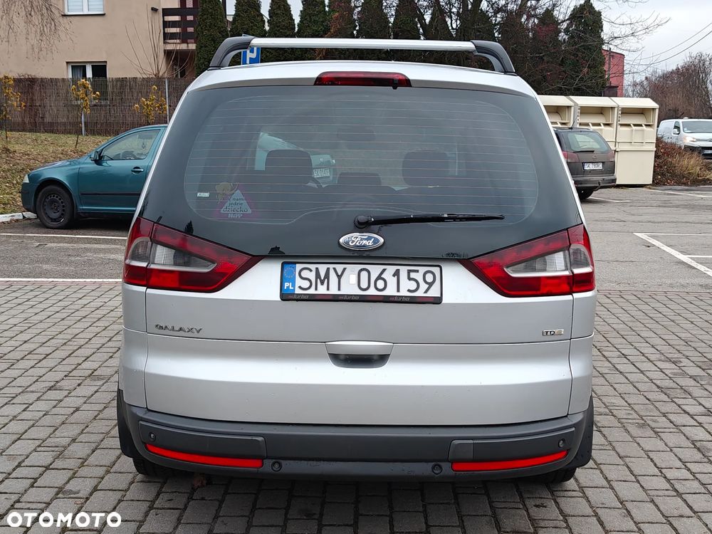 Ford Galaxy 2.0 TDCi Ghia - 12