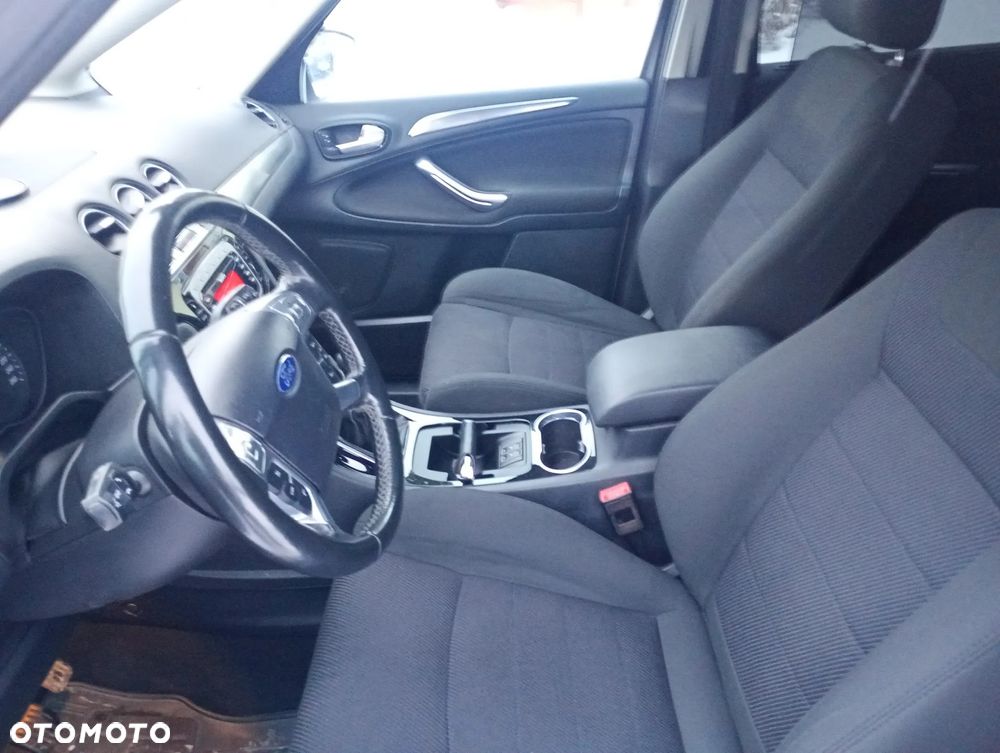 Ford C-MAX 2.0 TDCi Edition - 23