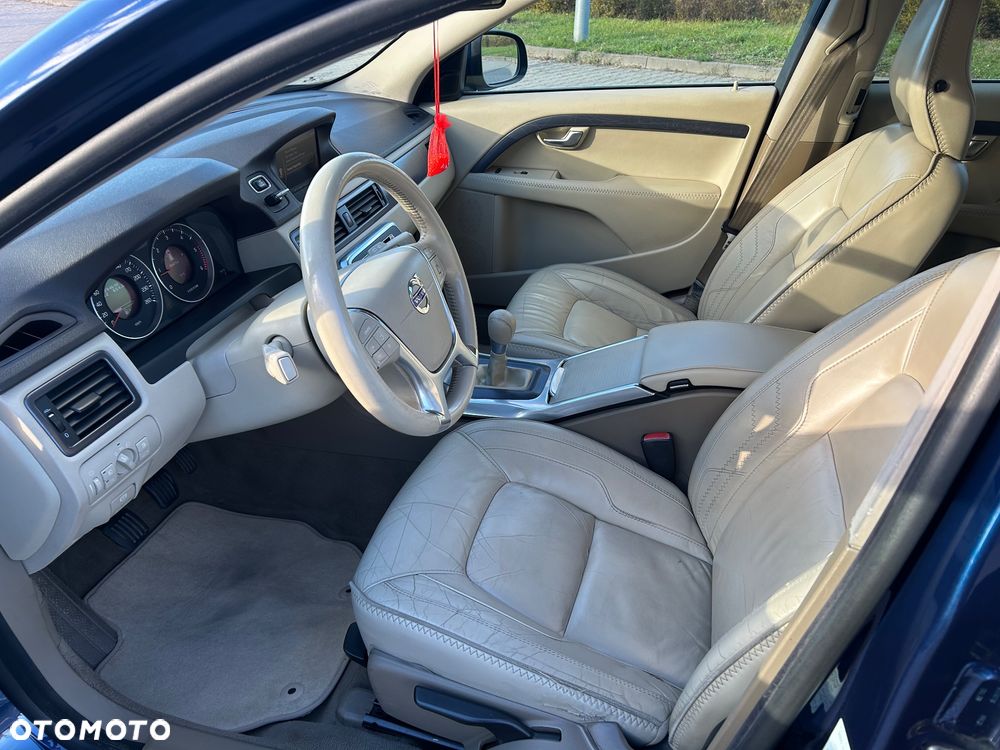 Volvo V70 D3 Ocean Race - 11